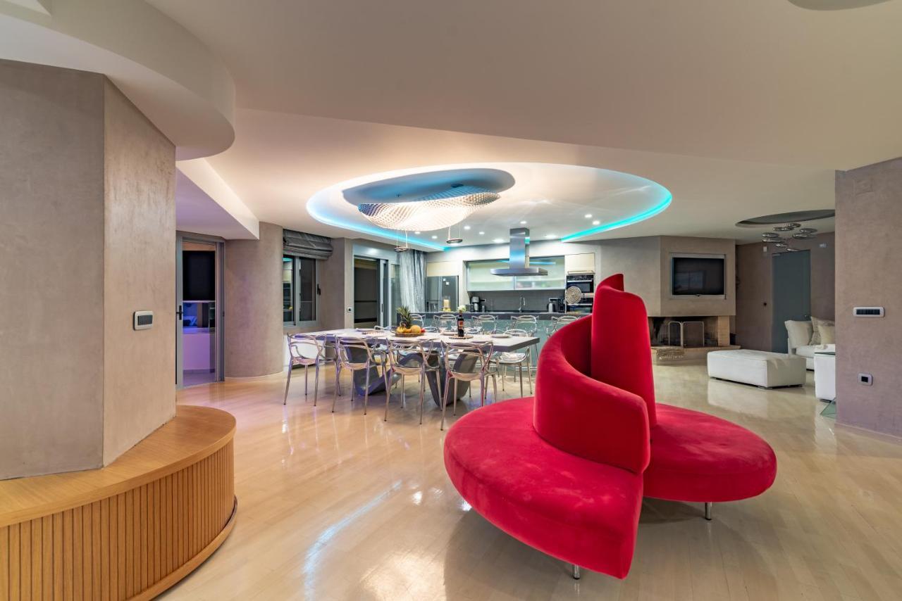 Apartment Boulevard